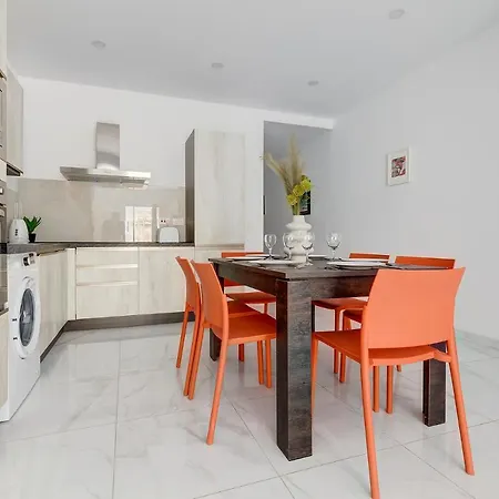 Modern Family Retreat In Gzira アパート *