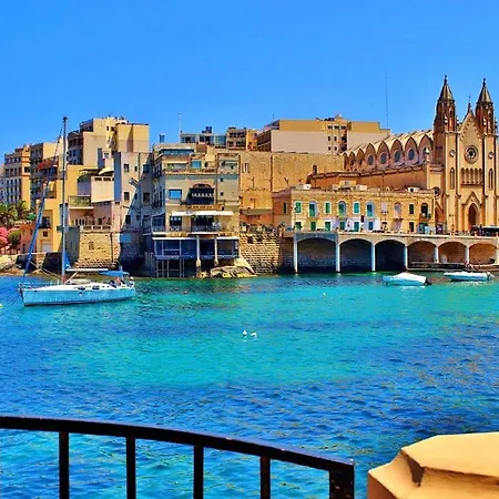 Modern Family Retreat In Gzira