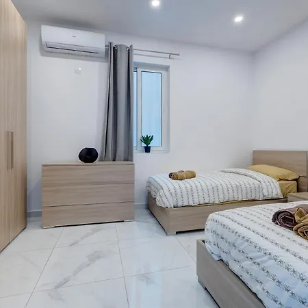 Modern Family Retreat In Gzira *