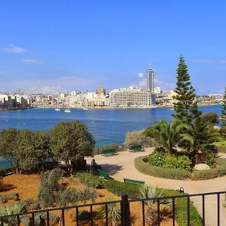 Apartment Modern Family Retreat In Gzira *