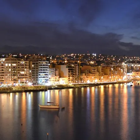 Modern Family Retreat In Gzira *