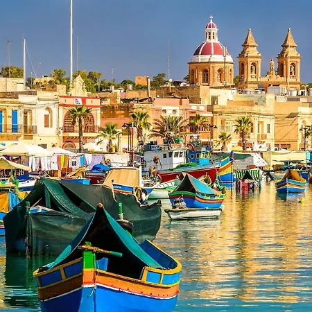 Modern Family Retreat In Gzira Apartment Sliema