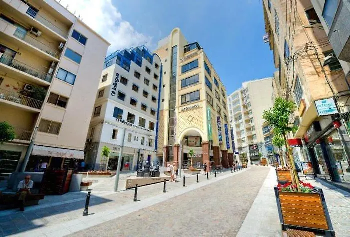 Modern Family Retreat In Gzira *