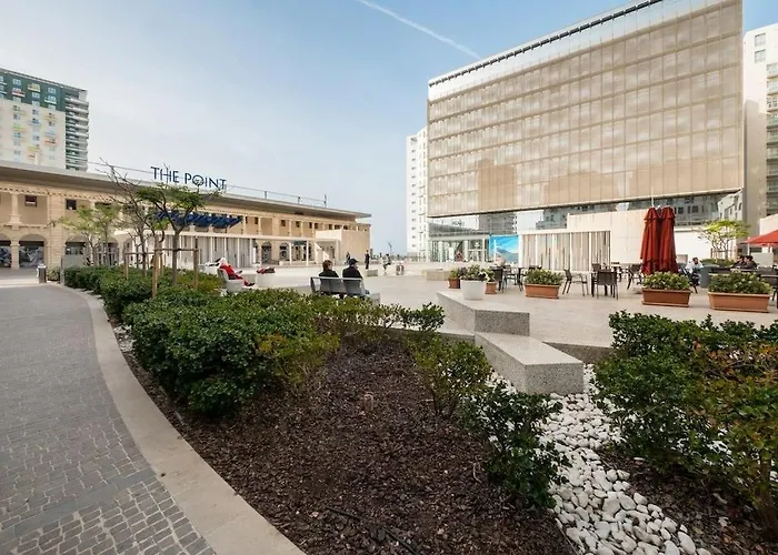 Modern Family Retreat In Gzira * Sliema