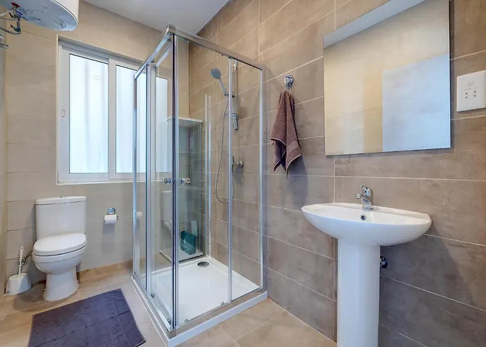 Apartment Modern Family Retreat In Gzira