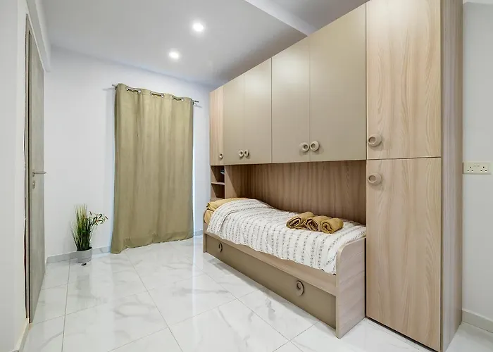 Apartment Modern Family Retreat In Gzira Sliema