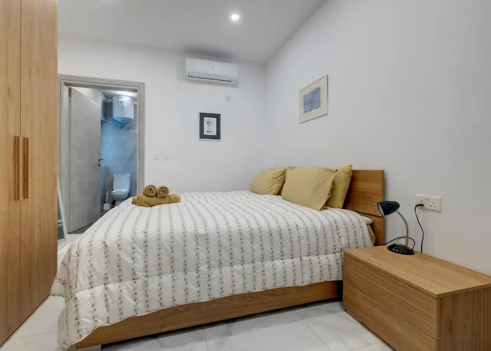 Modern Family Retreat In Gzira *