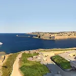 Modern Family Retreat In Gzira Appartamento *