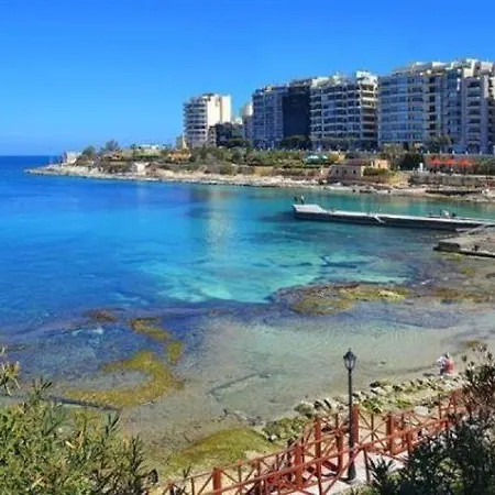 Modern Family Retreat In Gzira * Sliema