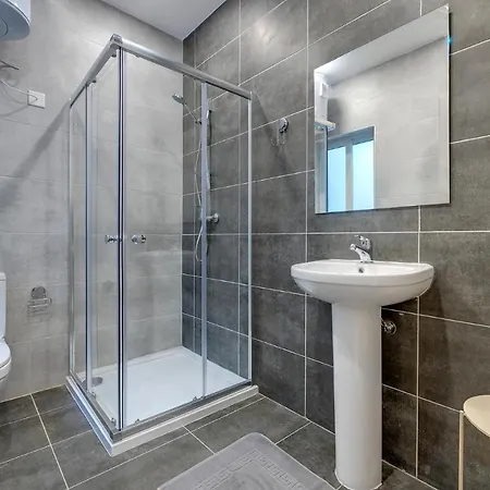 Lägenhet Modern Family Retreat In Gzira Sliema