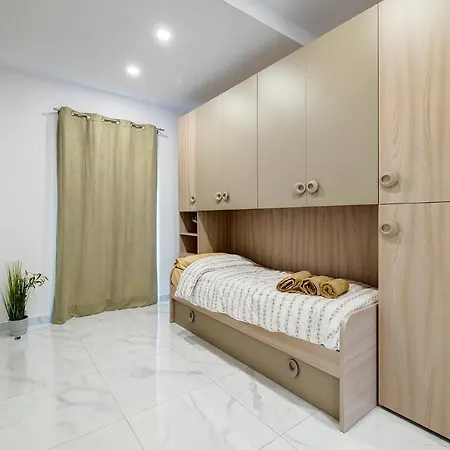Lägenhet Modern Family Retreat In Gzira Sliema