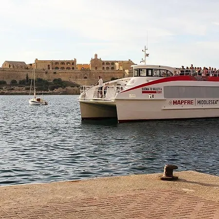 Lägenhet Modern Family Retreat In Gzira
